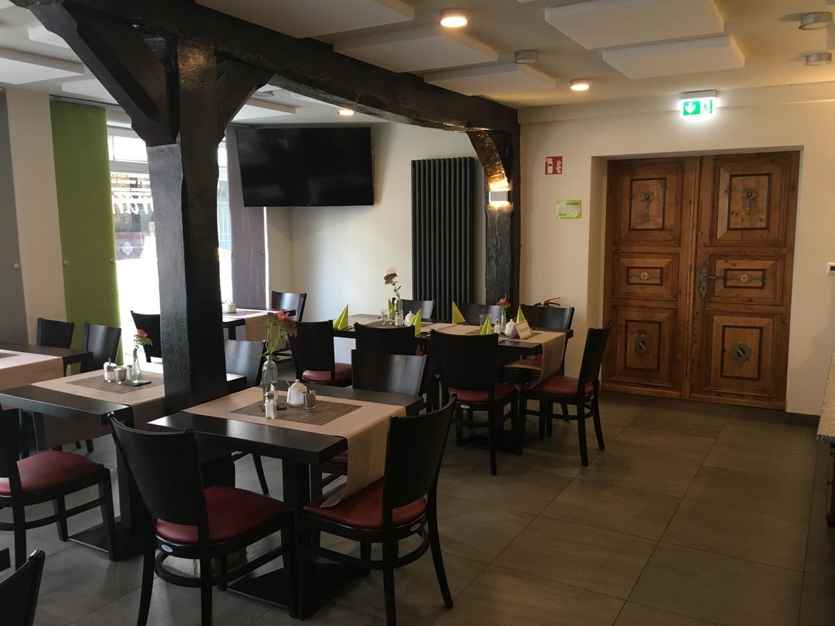 Fachwerk-hotel Eisenbart酒店3*